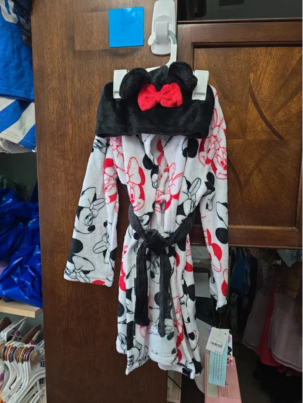 4t/5t brand new disney robe item, 112G7
